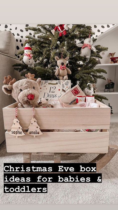 Christmas Eve Box For Kids, Christmas Eve Box Ideas, Newborn Christmas Gifts, Christmas Eve Traditions, Toddler Christmas Gifts, Christmas Themes Decorations, Christmas Baskets, The Magic Of Christmas, Baby Christmas Gifts