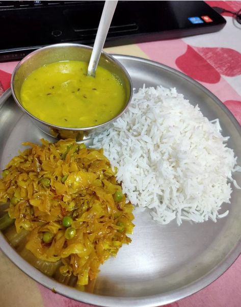 Indian Home Made Food Snapchat, Lunch Snapchat, Home Made Food Snapchat, Lunch Pictures, Lunch Snap, Foodie Pics, Eating Food Funny, Simple Lunch, Vegetarian Snacks Recipes