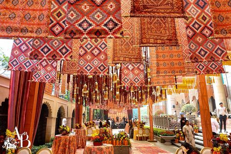 The ceiling comes alive with Moroccan lamps, their light dancing off richly patterned carpets and prints. Florals add a touch of softness and color, enhancing the souk-like atmosphere and transporting you to the bustling streets of Marrakech. “Moroccan Souk” For Ayush & Ria Decor :- @abhinavbhagatevents Planning :- @balajeeeventz Venue :- @theleelapalacenewdelhi Photography & Videography :- @parindaprakashphotography Rentals :- @houseoffurniture97 #morrocon souk #carnival #weddingdeco... Wedding Ceiling Decorations, Small Wedding Decor, Moroccan Lamps, Casting A Spell, Wedding Ceiling, Flying Elephant, Traditional Wedding Decor, Moroccan Lamp, Ceiling Treatments