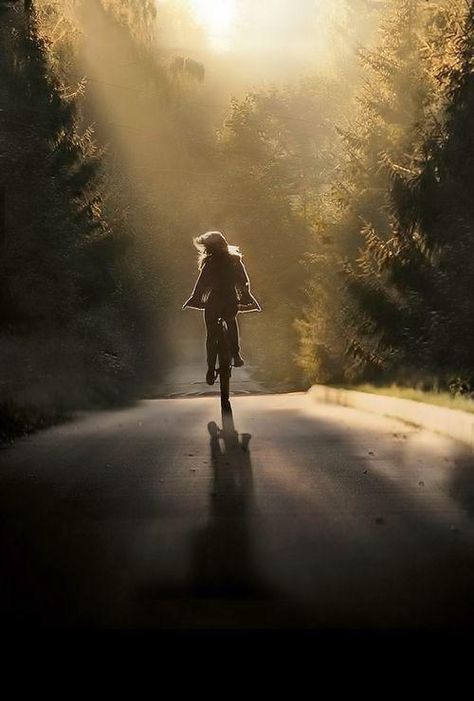 Collage Des Photos, Riding A Bike, Bicycle Girl, Foto Art, Bike Ride, Light And Shadow, Beautiful Photo, Beautiful Pictures, Photography Inspiration