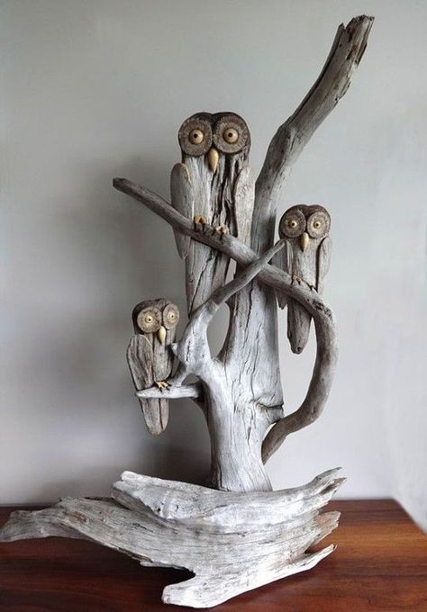 Wood Log Crafts, Twig Crafts, Driftwood Ideas, Driftwood Diy, Painted Driftwood, Driftwood Art Diy, Driftwood Projects, Driftwood Wall Art, Trash Art