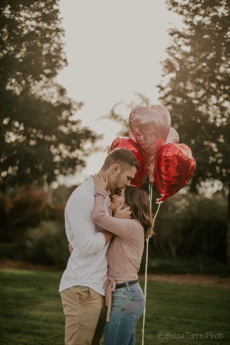 Valentine Minis Outdoor, Outdoors Valentines Photoshoot, Valentines Day Pics Couples, Outside Valentines Day Photoshoot, Valentines Mini Session Outdoor, Valentines Photoshoot Outdoor, Valentine’s Day Photoshoot Outdoors, Vday Photoshoot Couples, Couple Valentines Photoshoot