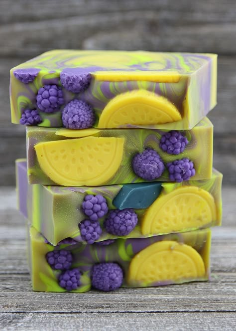 Color | Jennifer's Handmade Soap Cute Soap Bars, Hand Made Soap, Soap Design Ideas, Homemade Body Care, Homemade Soap Bars, Easy Soap Recipes, Diy Soap Recipe, Dessert Soap, Crystal Soap