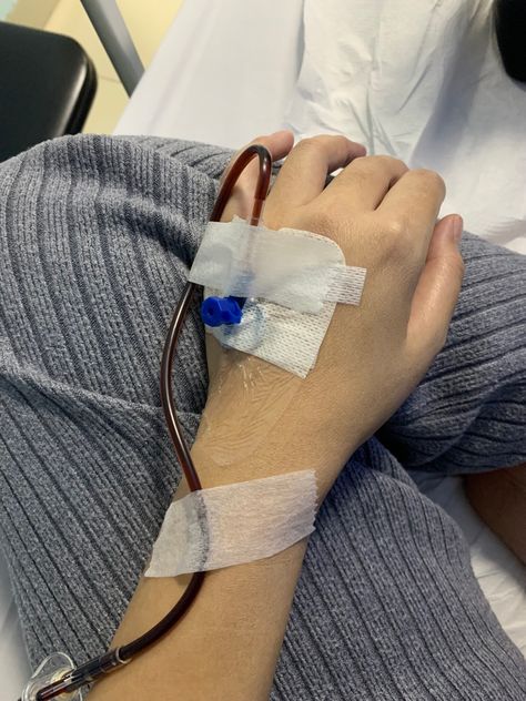 Warded Hospital Hand, Hospital Prank Pictures Dextrose, Faceless Oc, Hospital Room Snapchat Stories, Medical Photography, Hospital Admit Hand Pics, Hospital Photography, Dance Like This, Muslimah Aesthetic