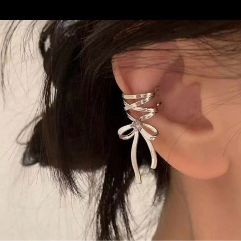 Unique Prom Accessories, Silver Cute Earrings, Bat Wing Earrings, No Pierce Earrings, Jewelry Accessories Aesthetic Silver, Ear Cuff No Piercing, Silver Bow Jewelry, Bow Earrings Silver, Silver Teardrop Earrings