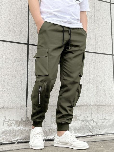 Green Cargo Pants Outfit, Cargo Pants Outfit Men, Celana Kargo, Celana Fashion, Pants Outfit Men, Cargo Pants Outfit, Mens Casual Dress Outfits, Green Cargo Pants, Men Stylish Dress