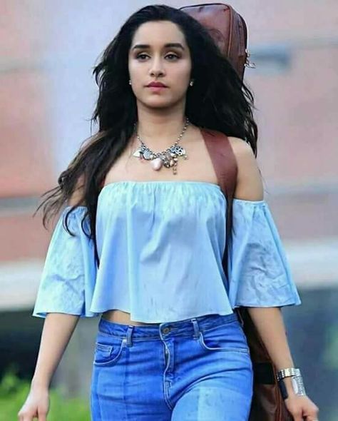 Inosent as hell Shraddha Kapoor Half Girlfriend, Half Girlfriend, Shraddha Kapoor Cute, Job Hiring, Lehnga Dress, Bollywood Outfits, Indian Fashion Saree, Teen Girl Dresses, Most Popular Movies