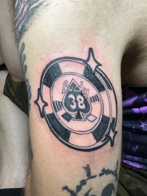 Platinum chip, fallout new Vegas, gamer tattoo Fall Out New Vegas Art, Fall Out New Vegas, Simple Fallout Tattoo, Fallout Tattoo Flash, New Vegas Tattoo, Fallout Tattoo Ideas, Fallout New Vegas Tattoo, Fallout New Vegas Tattoo Ideas, Fallout Tattoo New Vegas