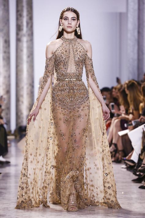 Elie Saab Haute Couture S/S 2017 Paris Elie Saab Haute Couture, Elie Saab Couture, Gold Gown, Most Beautiful Dresses, Couture Gowns, Embroidery Fashion, Gorgeous Gowns, Kate Moss, Elie Saab