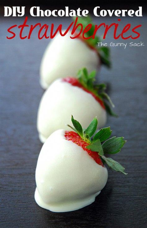 Party Food Princess, Valentine Dessert Ideas, Chocolate Covered Strawberries Ideas, Covered Strawberries Ideas, Strawberries Ideas, White Chocolate Covered Strawberries, Valentine Dessert, Valentines Recipes Desserts, Chocolate Covered Strawberry Recipe