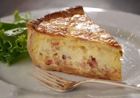 A flaky pie crust filled with a simple, timeless, lighter-than-air quiche flavored with bacon, onion, Gruyère cheese, and nutmeg. Deep Dish Quiche, How To Make Quiche, Quiche Lorraine Recipe, Flaky Pie Crust, Quiche Recipes, Deep Dish, Clean Eating Snacks, Lorraine, Breakfast Brunch