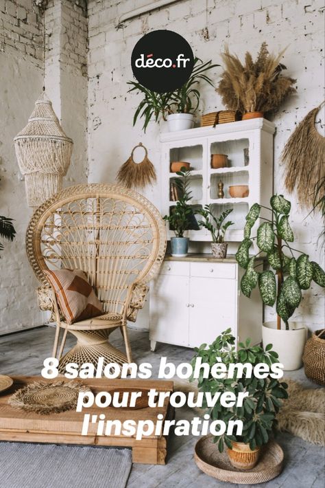 Vous aimez les décorations qui ont une histoire à raconter ? Les intérieurs à la déco inspirée des quatre coins du monde ? Pas de doute, la décoration bohème est faite pour vous ! Parce que le style bohème se veut avant tout un mélange des genres, on vous propose de découvrir 8 salons de styles différents pour vous aider à trouver l’inspiration… Modern Bohemian Interior Design, Salon Suite Decor, Tiles Designs, Glamorous Decor, Salon Suites Decor, Bohemian Interior Design, Best Bathroom Designs, Tile Remodel, Deco Salon