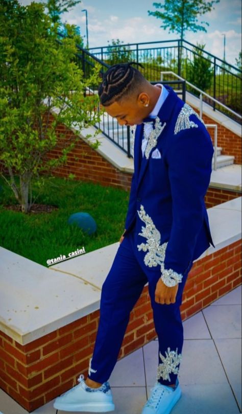 Prom Tux 2024, Prom Suits For Men Unique Blue, Royal Blue Prom Suits For Black Men, Best Prom Suits For Men, Cool Prom Outfits For Guys, Royal Blue Prom Suits, Silver Prom Suits, Prom Suits For Men Unique, Unique Prom Suits