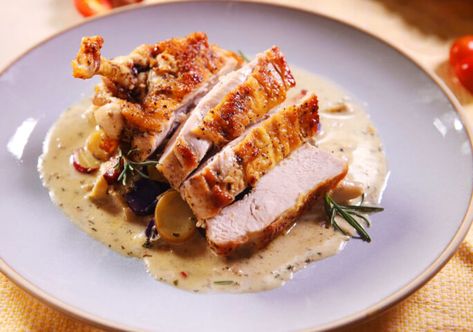 Airline Chicken Breast With Fingerling Potato and Artichoke Fricassee | chicken dinner | chicken recipes | dinner ideas for tonight | Taste Life Airline Chicken, Airline Chicken Breast, Short Rib Beef Stew, Short Rib Stew, Roasted Chicken Legs, Roman Food, Fingerling Potatoes, Smoked Cooking, Pepper Steak