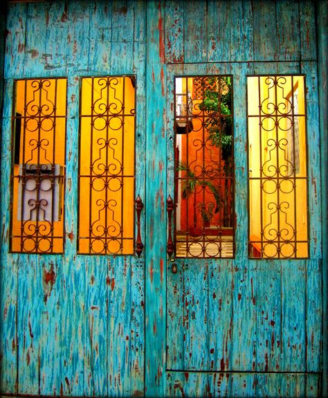 Windows, Cartagena de Indias, Colombia Open Door Policy, When One Door Closes, Door Gate, Unique Doors, Closed Doors, Facades, Windows And Doors, House Colors, Ramen