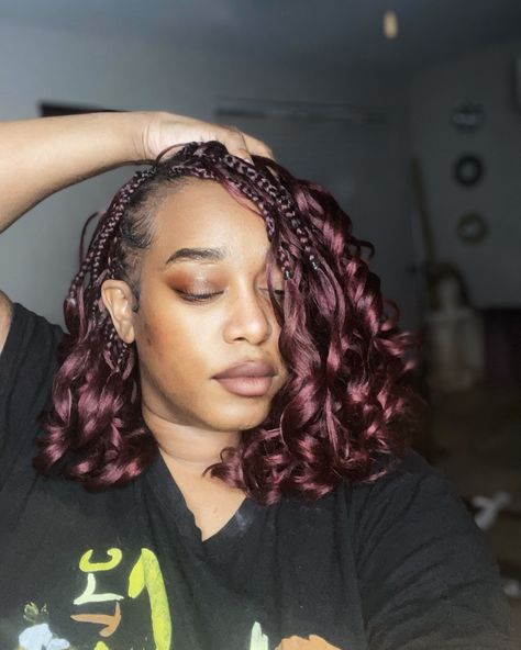 Panache 🤌🏾 😍🔥…Knotless French Curl Bob… On the one and only Shone K The Braider 💋 . . @styles_by_sarai on pre-parting my hair 🫶🏾 @zuryhollywood : Color-SOM BURGUNDY 🙌🏾 . . . #jaxbraider #frenchcurlsbraids #frenchcurlbraids #duvalbraider #jacksonvillebraider #904braids #duvalbraids #knotlessboxbraids #shortbraids #zury #zuryhollywood #zuryhair Pre Parting, Curl Bob, French Curls, Curled Bob, 4 Braids, French Curl, Short Braids, Black Curly Hair, Short Curly Hair