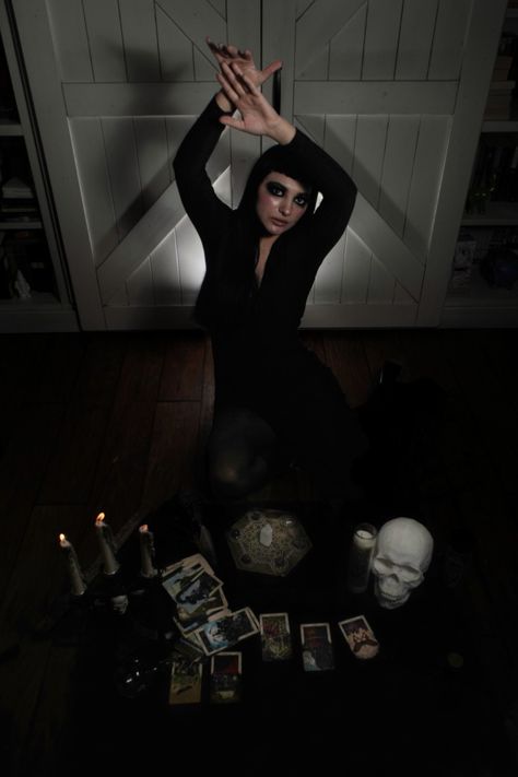 Voodoo Photoshoot, Tarot Photoshoot, Goth Girl Aesthetic, Jewellery Photography Inspiration, Tattoo Photography, Halloween Photoshoot, King Art, Grad Pics, Photoshoot Concept