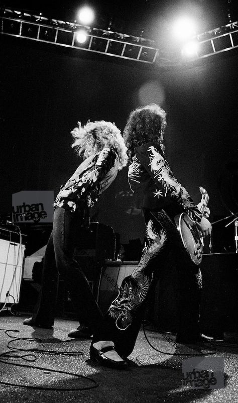 Led Zeppelin Wallpaper, Rock Aesthetic, Led Zep, I'm With The Band, Jimmy Page, Robert Plant, Best Rock, Black Dragon, Great Bands