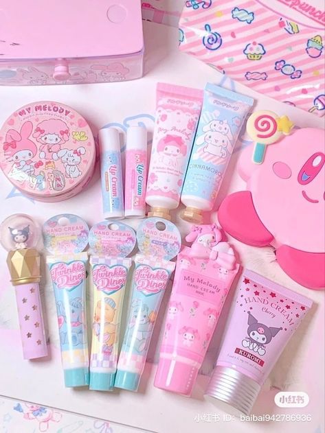 Sanrio Cosmetics, Kawaii Skincare, Drawing Hello Kitty, Koleksi Makeup, Hello Kitty Shop, Kitty Makeup, Alat Makeup, Hello Kitty Merchandise, Hello Kitty Makeup