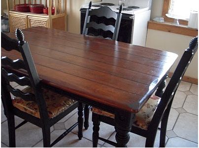 do it yourself divas: DIY: Stripping, Sanding, and Staining Walmart Furniture... I like the two tone Diy Table Makeover, Redoing Furniture, Moms Kitchen, Diy Kitchen Table, Kitchen Table Makeover, Stained Table, Kitchen Table Chairs, Black Dining, Chair Makeover