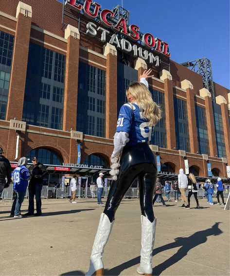 Patent Leather Leggings Outfit, Football Season Outfits, Faux Patent Leather Leggings, Dallas Cowboys Outfits, Super Bowl Outfit, College Gameday Outfits, Patent Leather Leggings, Leather Leggings Outfit, Football Game Outfit