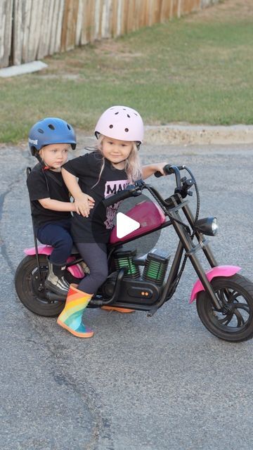 Riding Mowers, Latest Funny Videos, October 10, Family Fashion, Fun Times, Good Times, Royal Family, Funny Gif, Bike