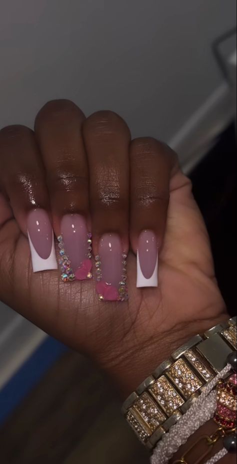 Senior Pictures Nails, Long Square Acrylic Nails Designs Simple, Nails For Senior Pictures, Medium Length Acrylic Nails Designs, Square Acrylic Nails Medium Length, Acrylic Nail French Tip, Nail Designs For Birthday, Medium Acrylic Nails Square, Pink French Tip Nails With Design