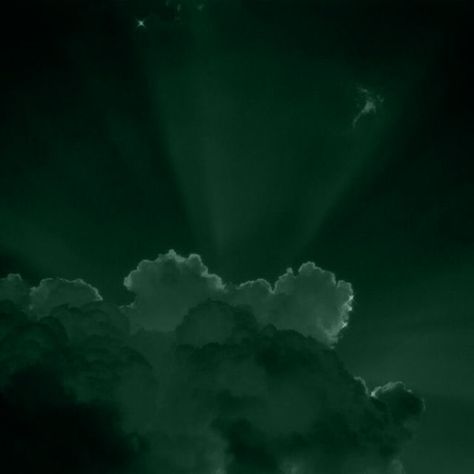 Dark Greencore, Green Aethstetic, Emerald Aesthetic, Hp Slytherin, Dark Green Sky, Quinn Aesthetic, Green Hour, September Aesthetic, Nature Core