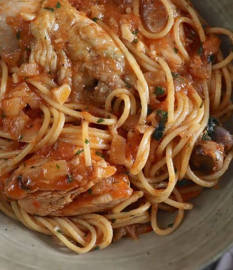 Best Chicken Stew with Spaghetti Recipe | Food From Portugal Portuguese Chicken And Spaghetti, Portugese Chicken, Portuguese Chicken Recipes, Best Chicken Stew, Weeknight Family Dinner, Portuguese Chicken, Supper Meals, Portuguese Dishes, Portuguese Sausage