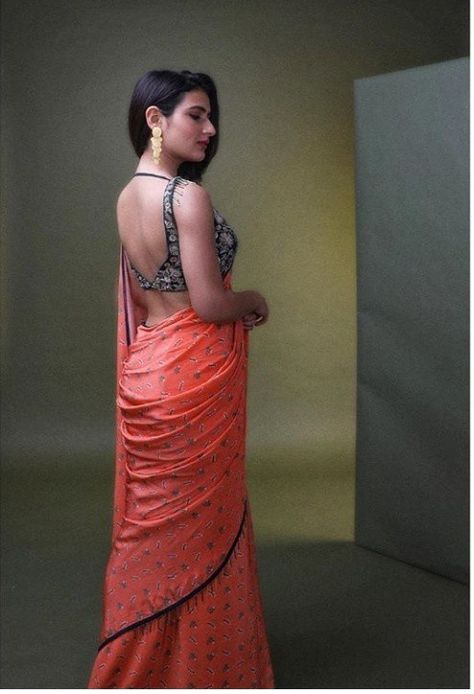 Fatima Sana Shaikh, Indian Blouse Designs, South Indian Blouse Designs, Saree Backless, Sarees For Girls, Backless Blouse Designs, Sari Blouse Designs, Indian Saree Blouses Designs, Saree Blouse Patterns