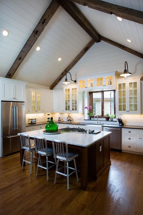 40 Stunning Kitchens with Vaulted Ceilings (Photo Gallery) – Home Awakening Vaulted Kitchen, Kitchen Open Concept, Vaulted Ceiling Lighting, Vaulted Ceiling Kitchen, Ceiling Kitchen, Vaulted Ceiling Living Room, Faux Wood Beams, Faux Beams, Farmhouse Kitchen Cabinets