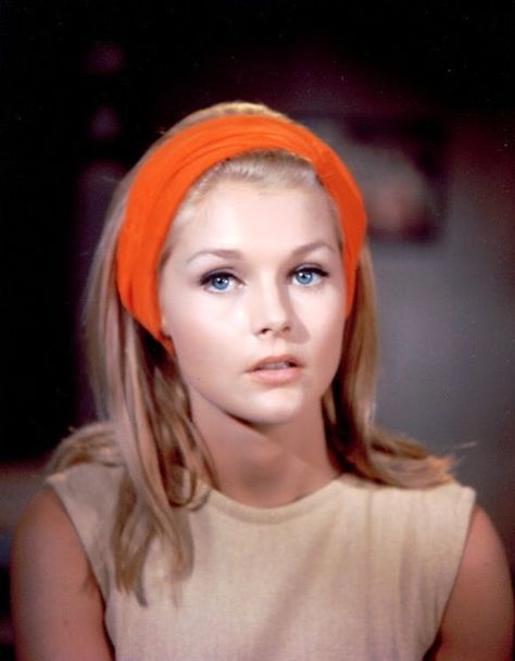 Carol Lynley 1960 Hairstyles, 60s Hairstyles, Carol Lynley, Celebrities Who Died, Classic Actresses, February 13, Vintage Pinup, Golden Girls, Vintage Hollywood