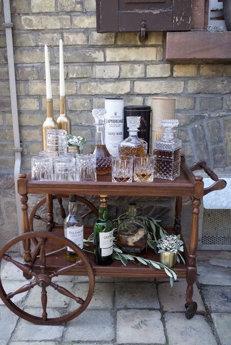 Whiskey Bar Wedding, Speakeasy Wedding, Whiskey Wedding, Bourbon Bar, Coffee Party, Whiskey Bar, Cigars And Whiskey, Gatsby Party, 40th Birthday Parties