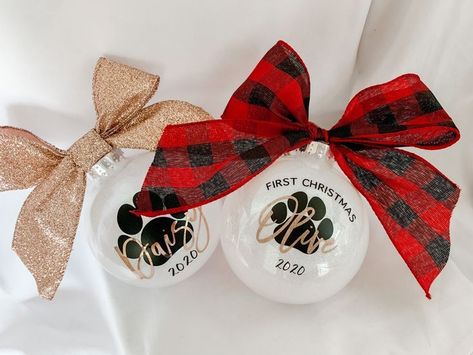 Diy Dog Christmas, Christmas Paw Print, Pet Christmas Ornaments, Birthday 1 Year, Christmas Ornaments Wood, Dog Christmas Presents, Realtor Client Gifts, Christmas Ornaments Personalized, Puppy Christmas