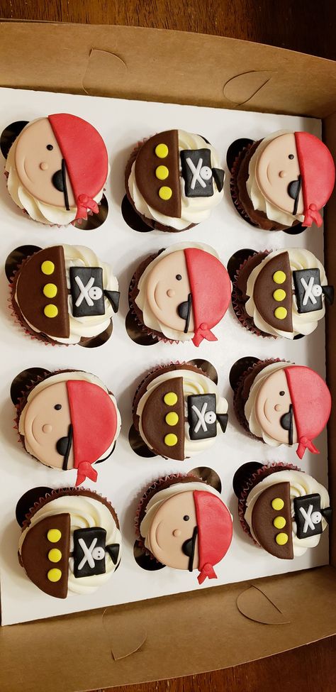 Pirate Cupcake Ideas, Pirates Cupcakes, Pirate Cake Pops, Pirate Cupcakes, Pirate Cakes, Pirate Birthday Cake, Pirate Cupcake, Mermaid Cupcakes, Birthday 5