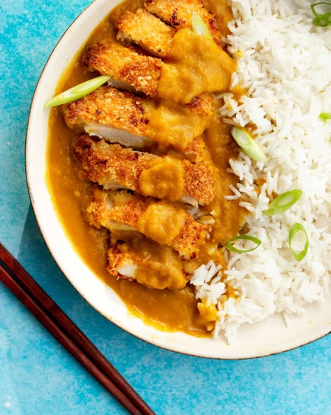 Singapore Fried Rice, Chicken Katsu Recipe, Chinese Chicken And Broccoli, Katsu Curry Recipe, Japanese Chicken Curry, Katsu Curry Recipes, Crispy Breaded Chicken, Miso Recipes, Curry Dinner