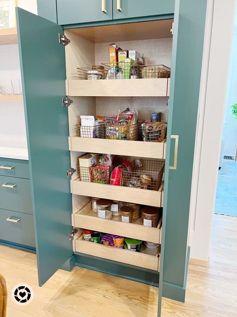 Pantry glow up with NEAT Method organizing products Follow my shop @the.modern.minimalist on the @shop.LTK app to shop this post and get my exclusive app-only content! #liketkit #LTKhome @shop.ltk https://liketk.it/3Kc16 Konmari Method Organizing, Konmari Organizing, Neat Method, Organizing Products, Kitchen Organization Pantry, Konmari Method, Pantry Organization, Life Organization, Canisters