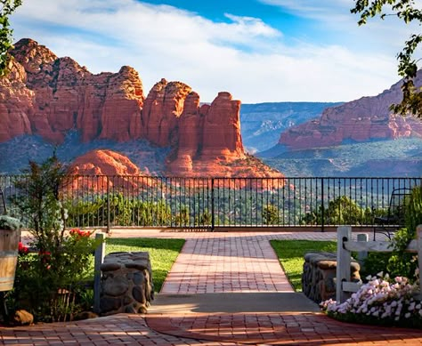 Sedona Arizona Wedding Venues, Sedona Az Wedding, Arizona Mountain Wedding, Wedding Venue Arizona, Sky Ranch Lodge Sedona Weddings, Sky Ranch Lodge Sedona, Sedona Wedding Venues, Arizona Honeymoon, Swimming Pool Bar