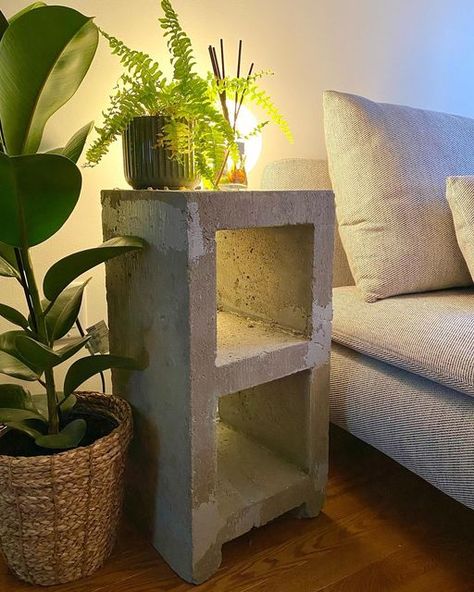 Cinderblock Furniture Diy, Cinder Block Bedside Table, Diy Couch Side Table, Cinder Block Side Table, Cinder Block Nightstand, Cinder Block Coffee Table, Cinder Block Shelves, Cinder Block Furniture, Brick Siding