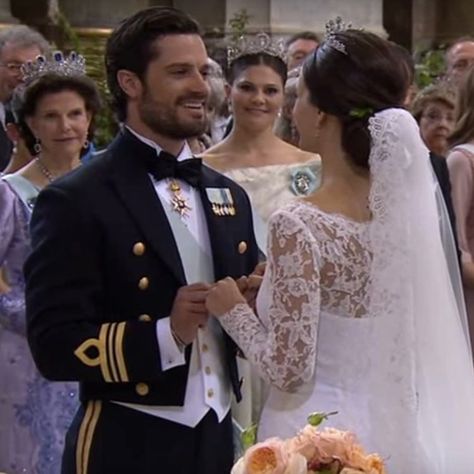 The Swedish Royal Wedding Video Is Too Beautiful For Words: The Swedish royal wedding was planned to perfection, giving Prince Carl Philip and Princess Sofia a fairy-tale day that looked straight out of a movie. Sofia Hellqvist, Swedish Wedding, Princess Sofia Of Sweden, Princess Sophia, Swedish Royalty, Prince Carl Philip, Queen Silvia, Royal Brides, Amazing Songs