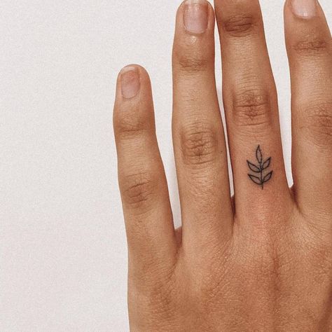 Sprig Tattoo, Tree Tattoo Finger, Flower Finger Tattoos, Simple Tree Tattoo, Small Finger Tattoos, Finger Tattoo For Women, Knuckle Tattoos, Hand And Finger Tattoos, Bff Tattoos