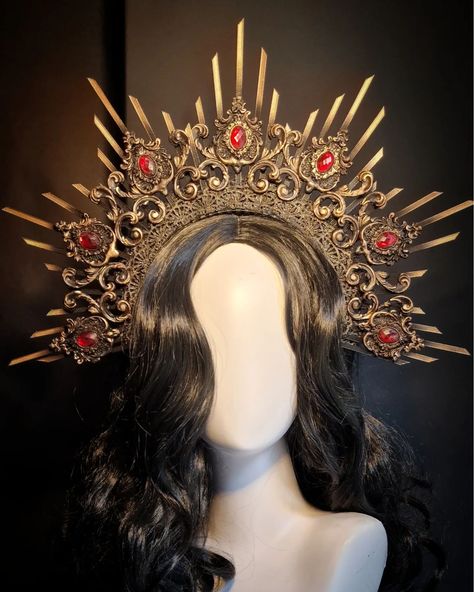 New baroque crowns in the shop!! I love making these! It takes a little bit more time, but nonetheless super fun! I hope you like them! What colours should I do next? X Liesbeth Dark Lemon Dark Nouveau, Gold Armor, Pearl Crown, Gothic Costume, Lemon Art, Dark Queen, Diy Crown, The Hierophant, Magical Jewelry