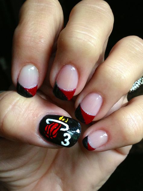 Miami Heat mani. Awesome mani! Wade baby...#3!! Miami Heat Nails, Heat Nails, Nails Pink And Blue, Awesome Nails, Miami Art, Nails Pink, Art How, Miami Heat, Nail Color