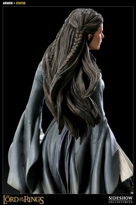 Arwen's Statue - love that hair Arwen Hair, Arwen Cosplay, Elvish Hairstyles, Arwen Costume, Elven Hairstyles, Lotr Costume, Hair Shrinkage, Medieval Hairstyles, Cosplay Reference