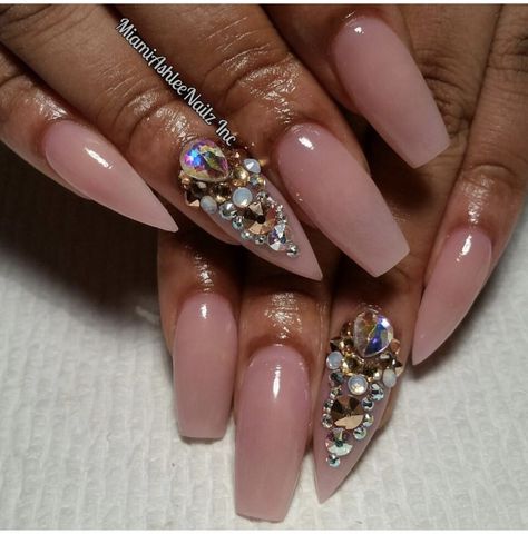 Sassy Nails, Fantasy Nails, Acrylic Nails Coffin Pink, Almond Acrylic Nails, Coffin Nails Designs, Bling Nails, Pretty Acrylic Nails, Dope Nails, Best Acrylic Nails