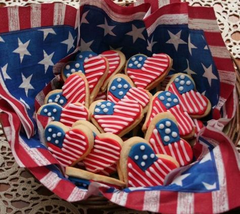 July Pictures, Independence Day Wallpaper, Patriotic Cookies, Cake Wallpaper, Usa Party, Patriotic Food, 4th Of July Cake, 4th Of July Desserts, Fourth Of July Food