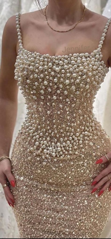 Pearl Prom Dress, Prom Dress With Pearls, Diamond Gown, Pearl Dresses, Bride Dress Simple, Classy Prom Dresses, Stunning Prom Dresses, Diamond Dress, Elegant Dresses Classy