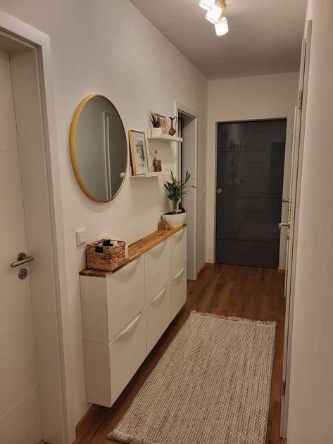 Apartment Interior Hallway, Hallway Flat Ideas, Slim Entrance Hall Ideas, Hallway Small Apartment, Hallway Diy Decor, Entrance Hall Ideas Small Apartment, Ikea Home Design, Hallway Apartment Ideas, Small Entryway Hallway Ideas