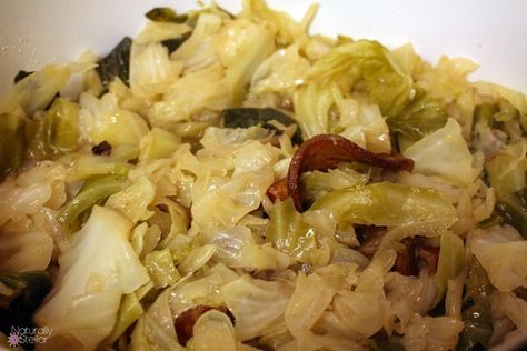 Southern Cabbage, Cooked Cabbage Recipes, Cabbage Recipes Southern, Easy Cabbage Recipes, Boiled Cabbage, Steamed Cabbage, Salt Pork, Cabbage Recipe, Cooked Cabbage