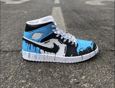 Air Jordan Custom Paint, Custom Jordan Shoes, Nike Shoes Women Fashion, Custom Sneakers Diy, Kd Sneakers, Futuristic Shoes, Custom Painted Shoes, Custom Shoes Diy, Custom Nike Shoes